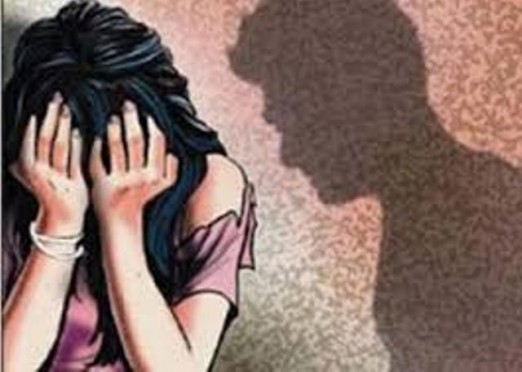 ३३ बर्षीय बाबुको कुकर्म : १४ बर्षकी आफ्नै छोरीलाई बलात्कार !