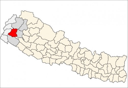 छोरीको उपचारका लागि भौँतारिँदै श्रीमान्ले छाडेकी आमा