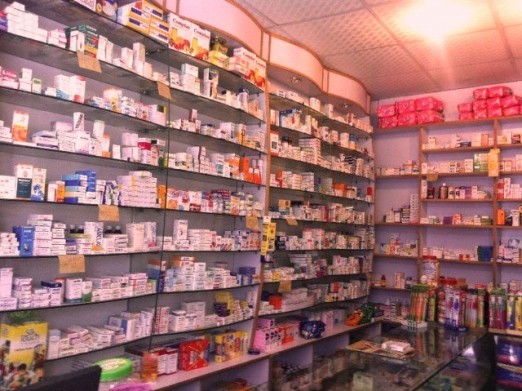 सरकारी अनुमति नलिएका औषधि पसल सिलबन्दी गर्दै, आजै तीन औषधि पसल सिलबन्दी