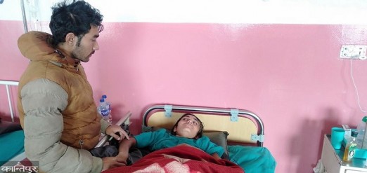 श्रीमानबाट मरणासन्न हुनेगरी कुटिएकी पूजा चार महिनादेखि अस्पतालमै