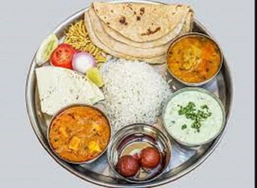 युट्युब हेर्दै खानाका परिकार बनाउन सिक्दै