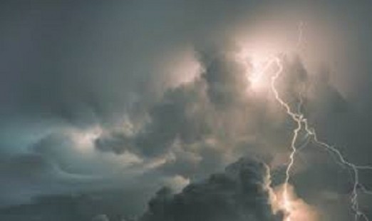 प्रि&ndash;मनसुन सक्रिय : हावाहुरी र चट्याङको खतरा