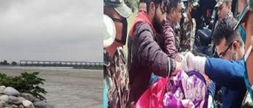 महाकालीमा बगेकी महिलाको जीवितै उद्धार
