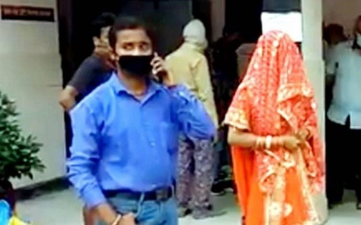 लकडाउनमा सब्जी किन्न निस्केको छोरो बुहारी लिएर घर फर्केपछि.....