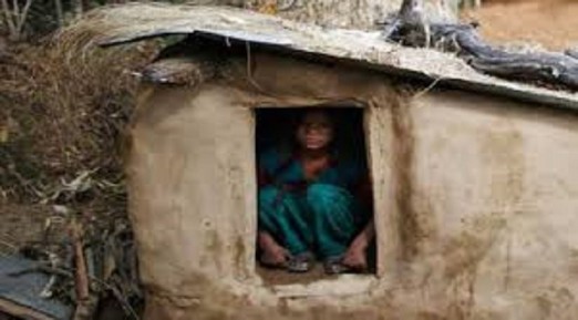 पहिलोपटक महिनावारी हुँदा लुक्नुपर्ने बाध्यता !