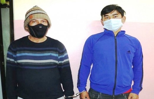 जवरजस्ती करणी मुद्दा मिलाइदिने भनेर १३ लाख रुपैयाँ लिने २ जना पक्राउ