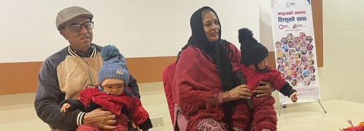 बिहेको २० वर्षपछि जुम्ल्याहा छोरी जन्माएका दम्पती