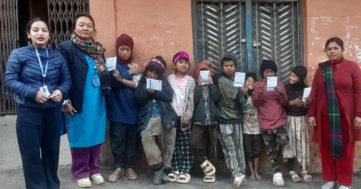 गुल्मीमा विद्यालयबाहिरका दुई सय ४४ किशोरीले एचपिभी खोप लगाउँदै