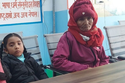  मलेसियाबाट छोरीको शव झिकाउन भौँतारिरहेकी ७० वर्षीया आमा