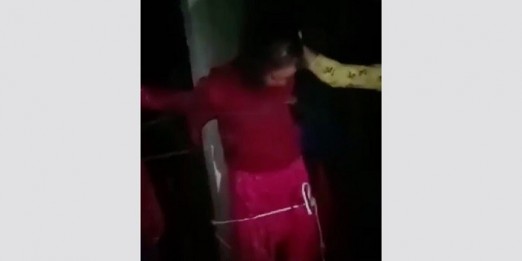 खम्बामा बाँधेर महिलामाथि निर्घात कुटपिट, तीन जना पक्राउ