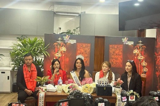 ‘मिसेस टुरिजम क्विन इन्टरनेशनल–२०२५’ : डा.सुमी मल्लले जितिन् दुई अवार्ड