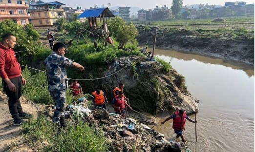 काभ्रेमा बाढीमा बगेकी महिलाको अवस्था अझै अज्ञात