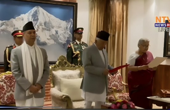 नेपालकी पहिलो महिला प्रधानमन्त्री सुशीला कार्कीले लिइन सपथ