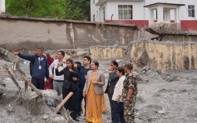 बाढी प्रभावित क्षेत्रमा स्वास्थ्य सेवाको अनुगमनमा मन्त्री मेहता