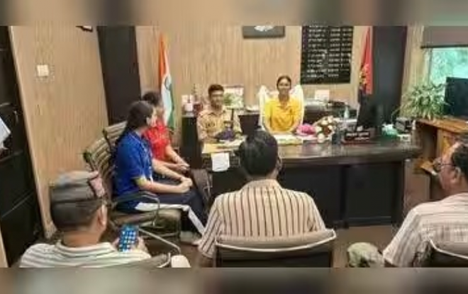 &lsquo;मिसन शक्ति&rsquo; अन्तर्गत छात्रालाई एक दिन प्रहरी अधिकारी बन्ने 