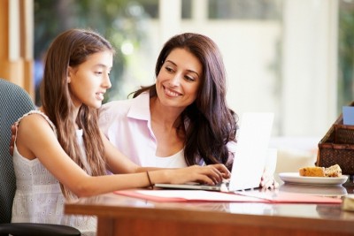 1476797585bigstock-Mother-And-Teenage-Daughter-Lo-62483870-1050x700.jpg