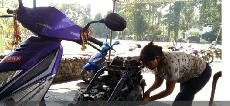 Mechanic Niru Pariyar 