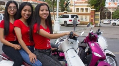 1486562336Moto-Girl.jpg