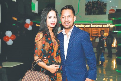 1489895532couple.jpg