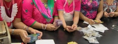 1531650797Mahila-Paisa.jpg