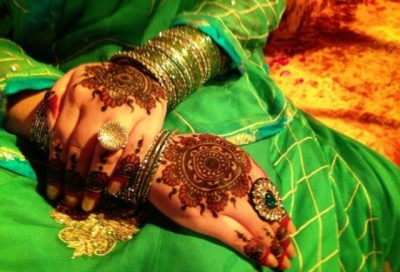1532325078mehendi-chura-2.jpg