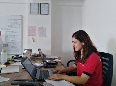 1535008452lady.jpg