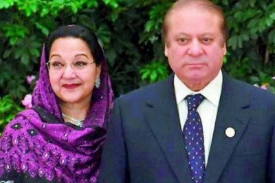 1536828375najab-sarif-with-wife.jpg