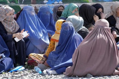 1671972131AfghanistanWomen-1024x681.jpeg