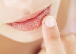 1674565094lips.jpg