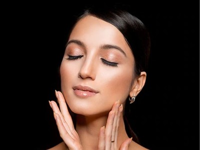 1676890949makup2.jpg