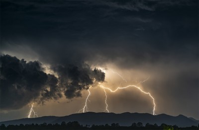 1682053200Lighting-Photo-Pixabay.jpg