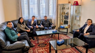 1743147142960-HealthministernutritionmeetinginParispic.jpg