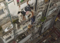 1745992904kolkatahotelfire17459765048481745981166051U2GizLBH3M.jpg